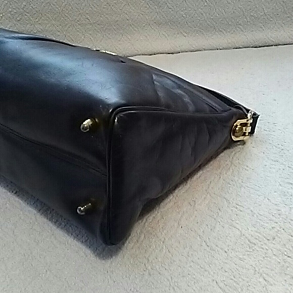 Etienne Aigner Black Leather Shoulder Bag - Picture 5 of 7